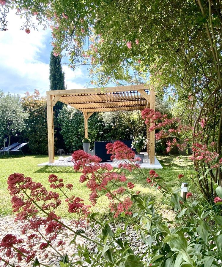 Villa Le Jardin De Lau Aubignan Exterior foto