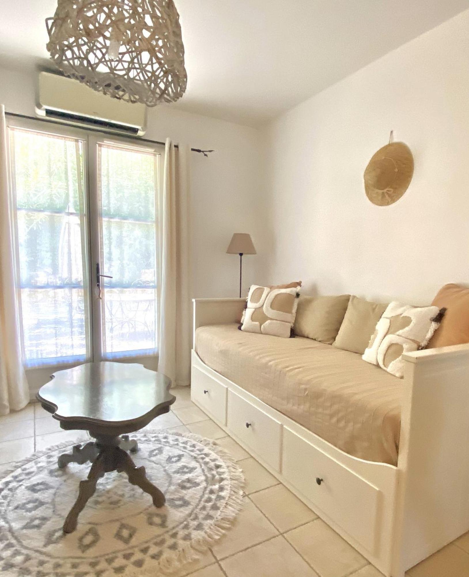 Villa Le Jardin De Lau Aubignan Zimmer foto